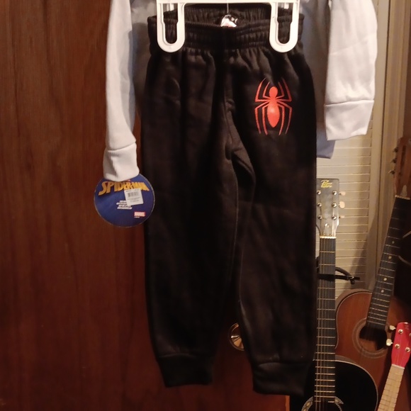 ❤️ FINAL REDUCTION Spiderman Sweat Suit - Picture 3 of 3